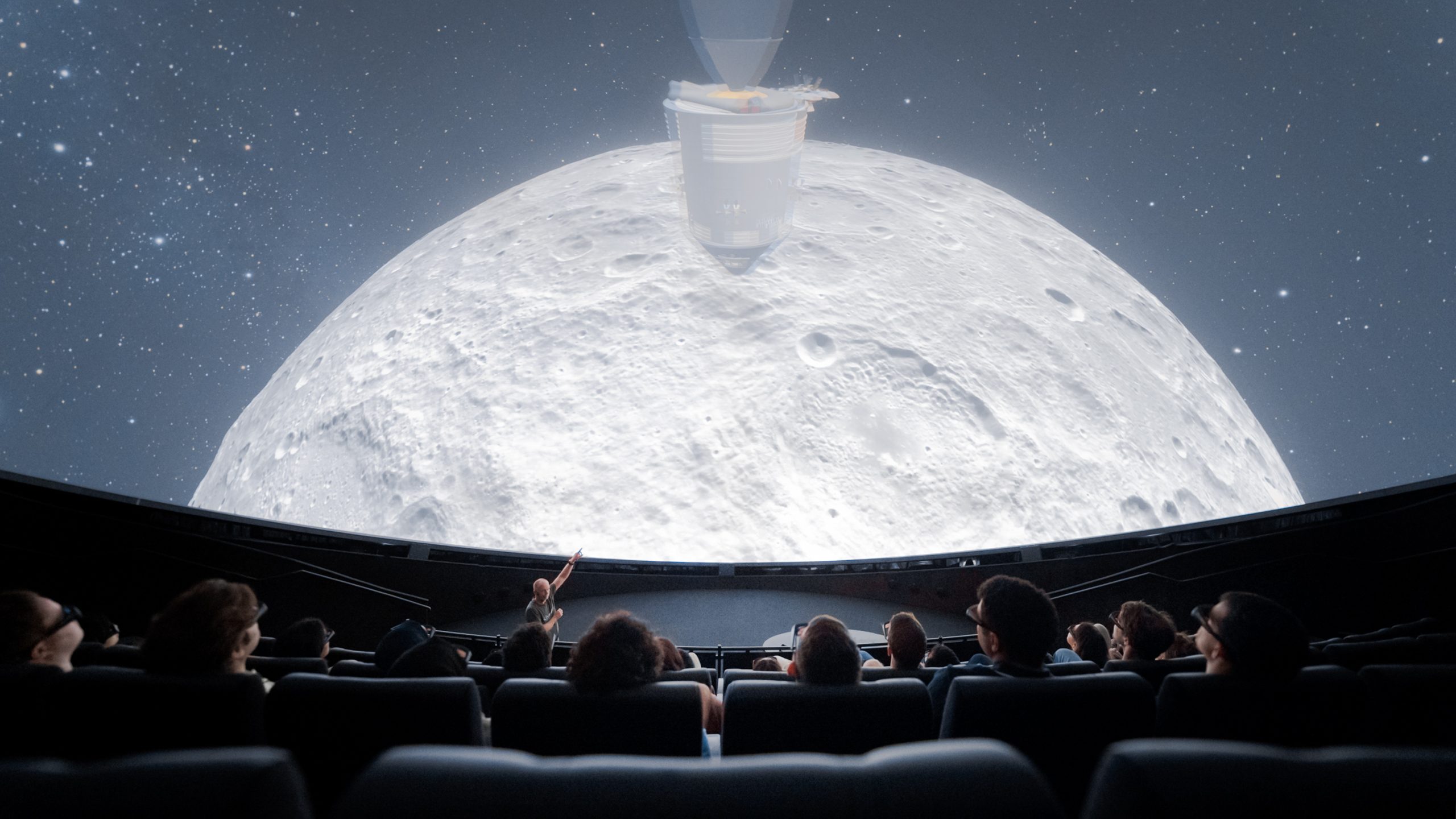 Students in the Dome at Visualiseringscenter in Norrköping, Foto: Svarteld form & foto, Peter Karlsson